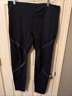 High-Waist Black Leggings with Subtle Iridescent Trim